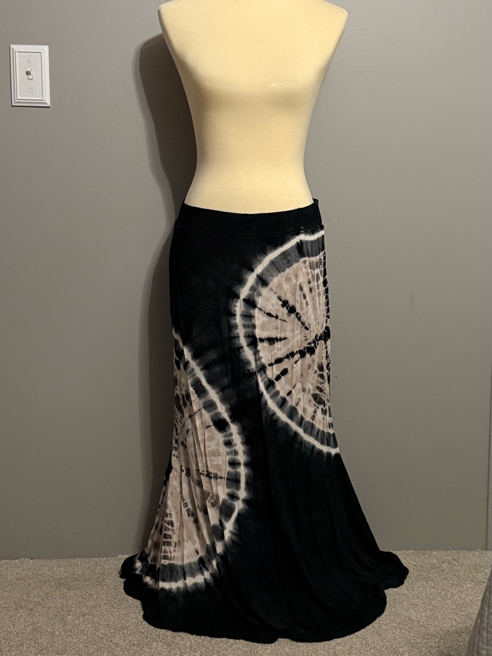 Lapis Black & cream Circular Tie-Dye Maxi Skirt